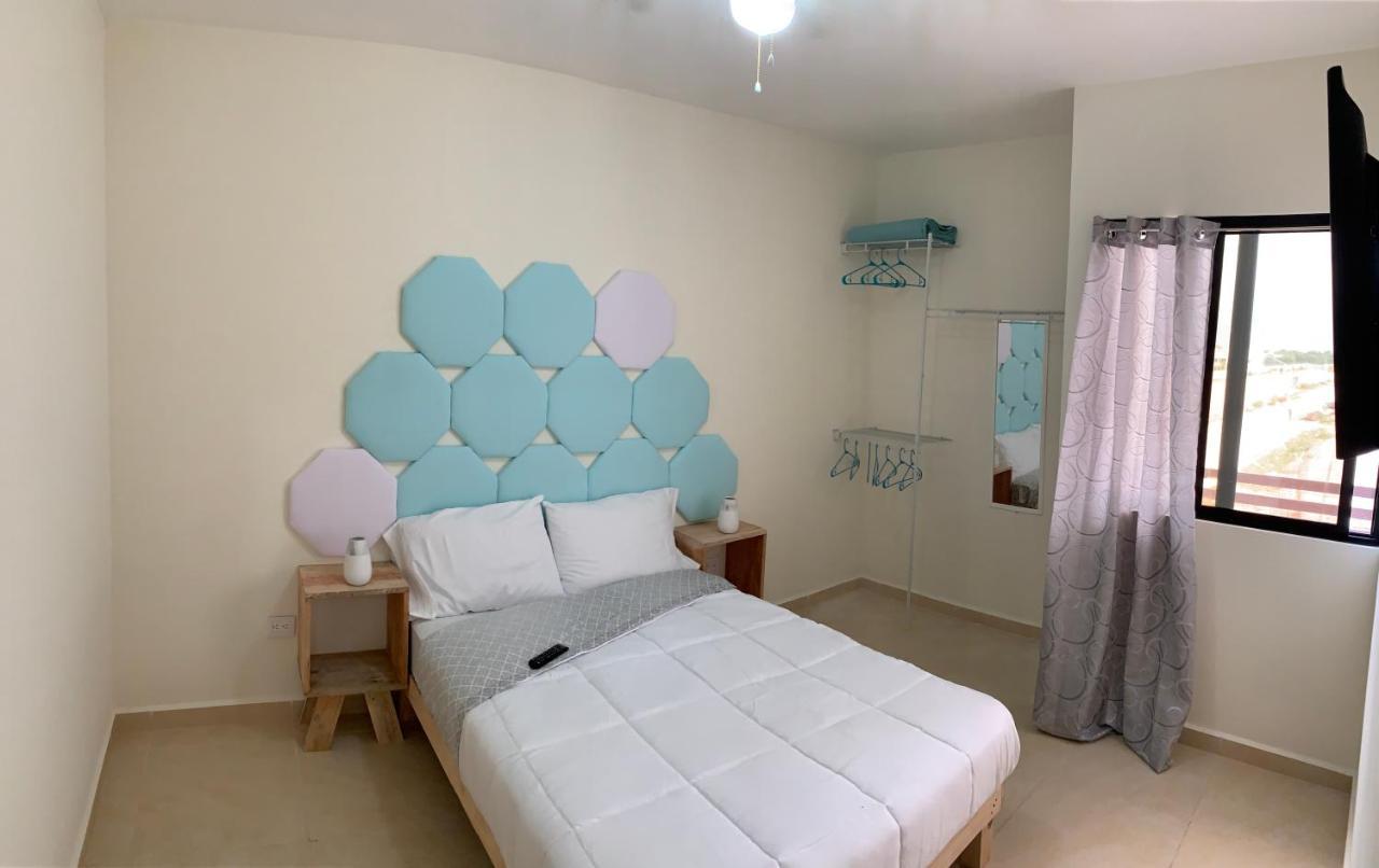 Yellowsub Apartments Канкун Екстериор снимка